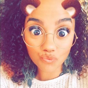 Meet your Posher, Becca